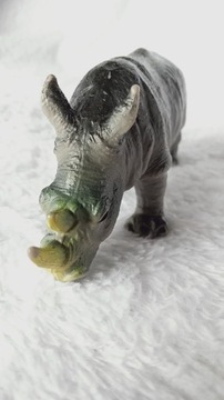 Nosorożec 10,5 cm