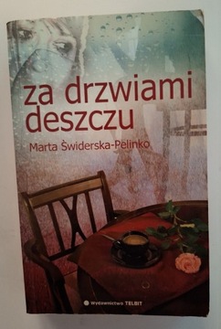 Za drzwiami deszczu