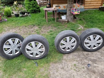 Felgi stalowe + opony zimowe 205/60 R16" + kołpaki