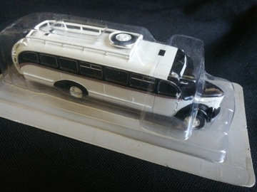 Autobus Reo Speedwagon 1:72