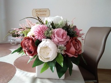 Flower box, kwiaty sztuczne, stroik, prezent
