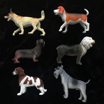 Kolekcja figurek psów