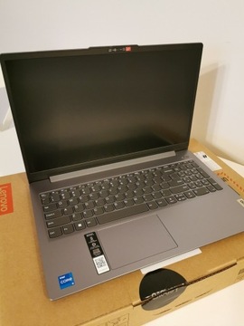 Laptop LENOVO IdeaPad Slim 3  i5-12450H 16GB 