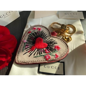 Brelok przypinka do kluczy Gucci oryginalna serce