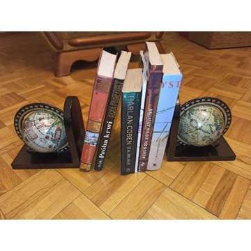 Podpórki do książek globusy