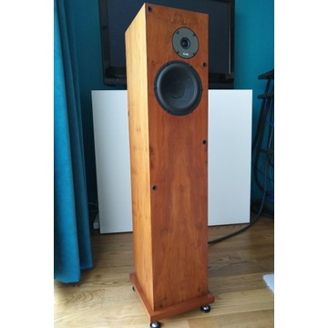 proac response 2.5 speakers