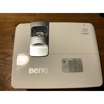 Projektor BenQ W1070 z mocowaniem i okularami 3D