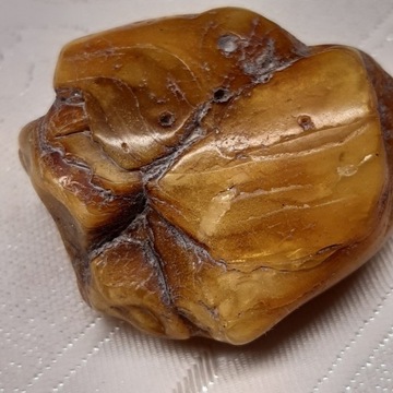 Piękna bryłka bursztynu bałtyckiego 17,5 gram