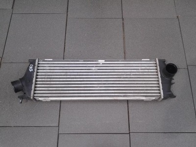 Renault trafic vivaro радіатор інтеркулер 2010- фото №1