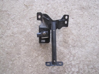 Mazda 3 bk 03-08 кронштейн соединитель поперечина передний фото №1