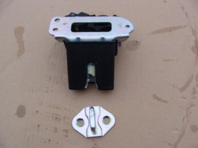 Suzuki baleno ii 15-16 замок крышки засов задний фото №1