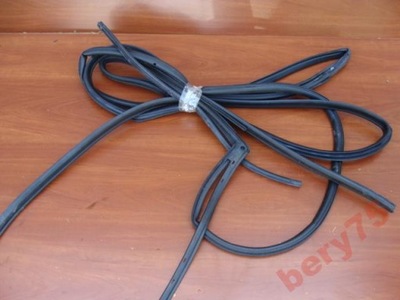 Mitsubishi grandis 07r прокладка дверь задняя правая фото №1