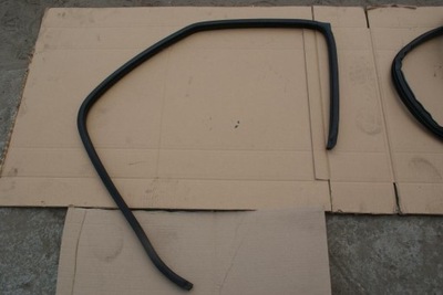 Права прокладка двері задня задня volvo s40 фото №1