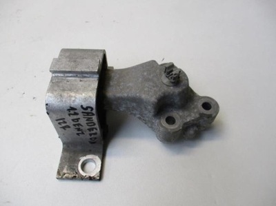 Кронштейн подушка двигателя dacia sandero 1.2 фото №1