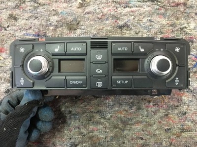 Панель кондиціонера audi оригінальний номер 4e0820043d фото №1