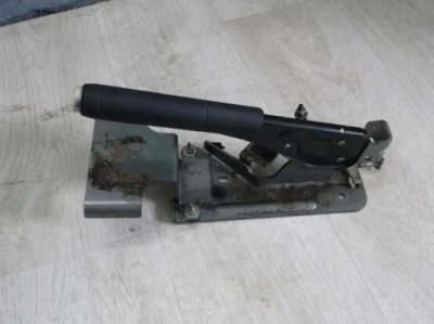 Важіль гальма ручного citroen c3 фото №1