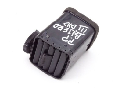 Mitsubishi pajero iii 99-06 решётка обдув правая фото №1