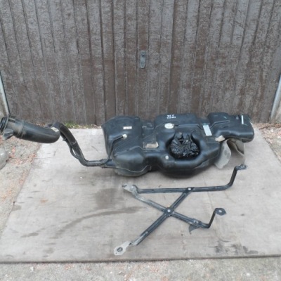 Bak бак топлива 9671304480 citroen ds5 2.0 hdi фото №1