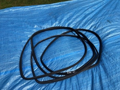 Alfa romeo 159 sedan прокладка кришки багажника фото №1