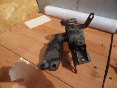 Suzuki swift mk8 2018 1,2 кронштейн подушка коробки фото №1