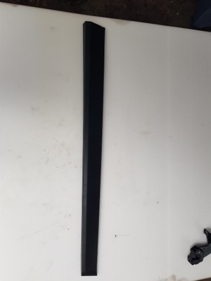 Молдинг декоративная дверь правая перед kia stonic 2018- фото №1