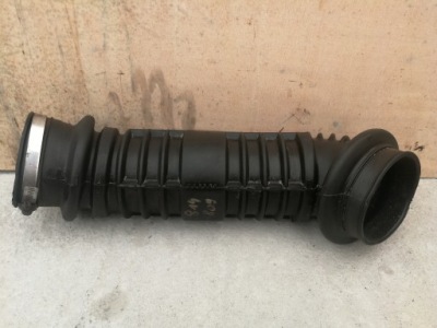 Труба патрубок з'єднувач фільтра повітря mercedes 814 фото №1