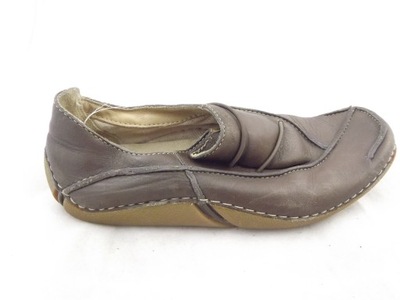 CLARKS skóra czółenka półbuty 24 cm