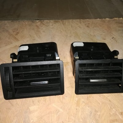 Ґрати обдув ліва права ford c-max 3m51-r018b09 фото №1