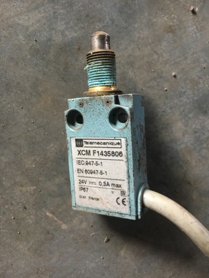 Scania датчик xcm f1435806 фото №1