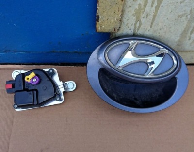 Hyundai i20 08-12 ручка багажника фото №1