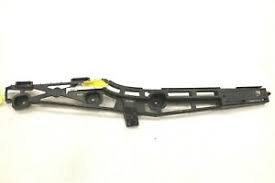 Opel insignia направляющая кронштейн левая бампер задняя фото №1