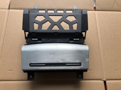 Попільничка audi a3 s3 8p перед комплектна фото №1