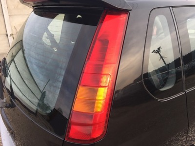 Права лампа задня mitsubishi space runner 99-03 фото №1