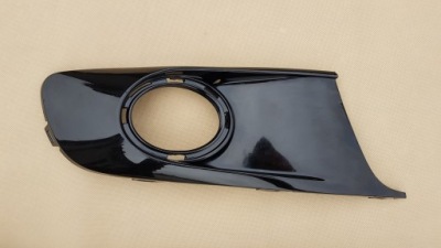 Vw touran 2010- решётка правая бампер перед фото №1