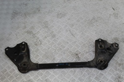 Кронштейн кронштейн балка nissan juke lift фото №1