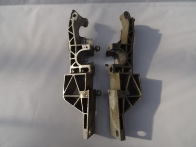 Ліва кронштейн підрамник 97034111407 panamera 970 фото №1