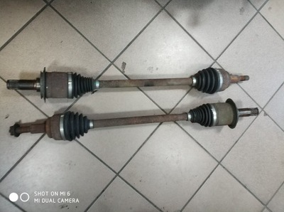 Привідний вал задня jeep grand cherokee wk2 2011-15 фото №1