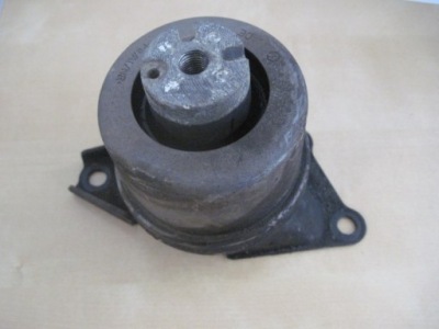 Подушка двигуна vw transporter 7h0199256h фото №1