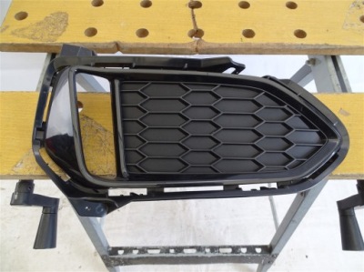 Решітка w бампер права honda jazz 4 iv po 2018 фото №1