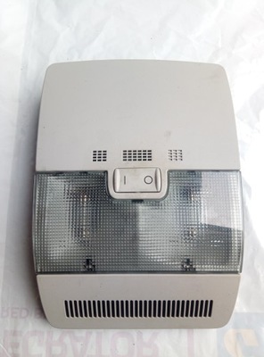 Лампа кабіни 8p0951117 audi a3 фото №1