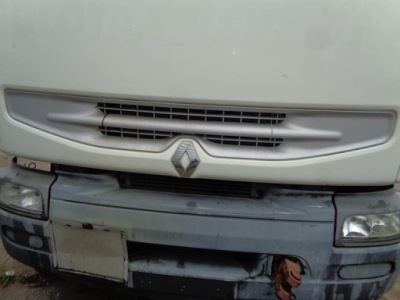 Решітка радіатора решітка радіатора решітка радіатора renault premium 370 dci срібляста фото №1