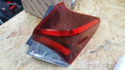 Фара правый  правый задний  задняя toyota auris led 2 2 фото №1