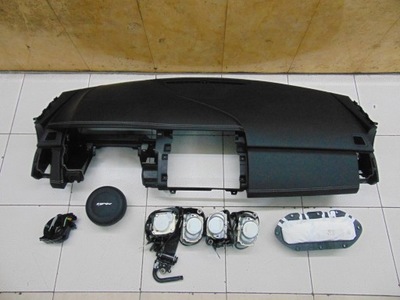 Панель приладів консоль подушка безпеки jaguar e-pace фото №1