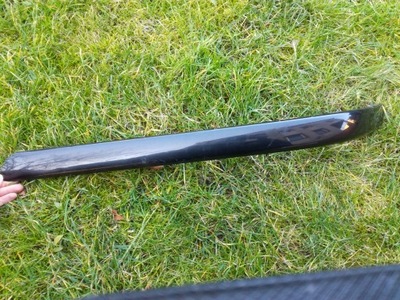 Avensis ii права молдинг бампера задня фото №1