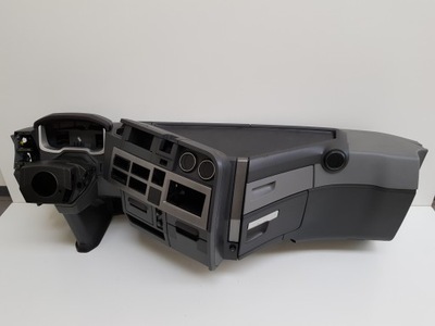 Комплектна консоль панель приладів панель приладів приладова renault gama t range c фото №1