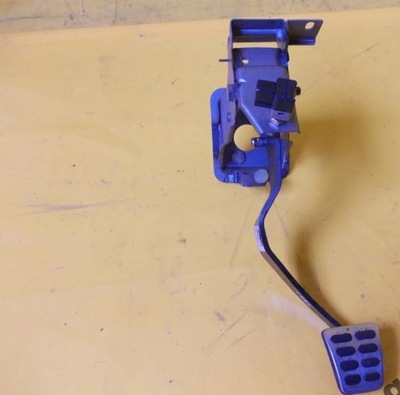 Hyundai coupe tiburon 02-07r педаль зчеплення фото №1