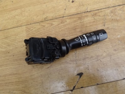 Hyundai i30 ii 2015 перемикач двірник правий фото №1