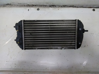 Kia оригінальний номер 28270-2b743 радіатор повітря фото №1