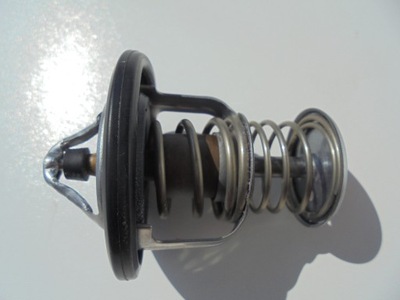 Toyota aygo ii термостат 1,0 rok 2014- фото №1