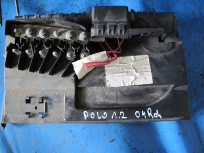 Коробка аккумулятор vw polo 9n 2004 rok 1.2 benz фото №1